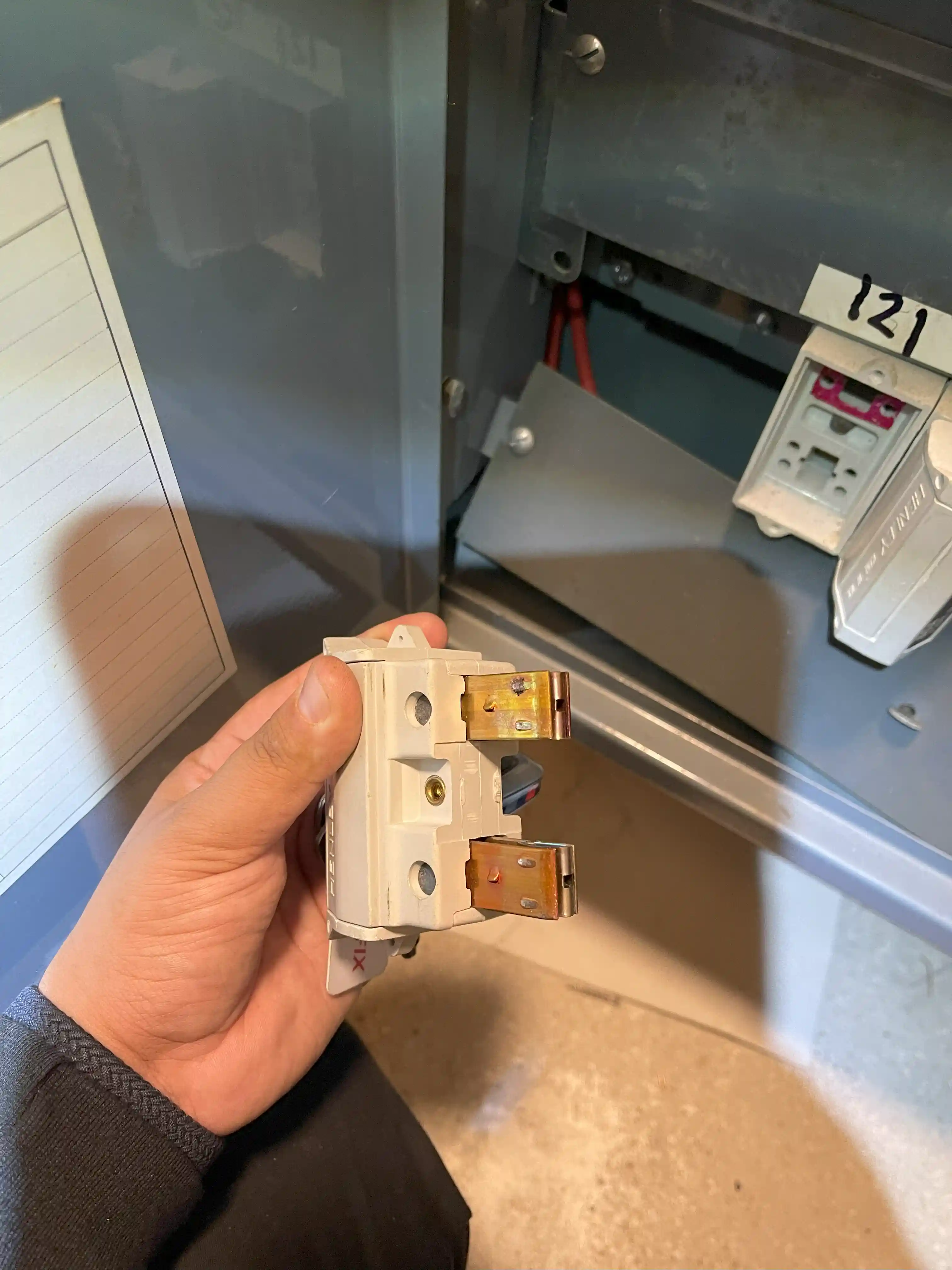 24 Hours Emergency Electrician near Pulborough